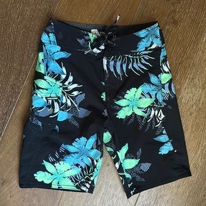 Volcom board shorts size 23